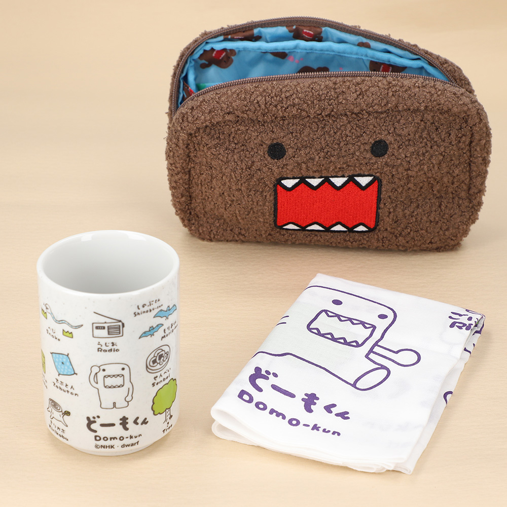 どーもくん もこもこポーチ| NHK キャラクターショップ TOKYO
